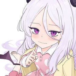 잠옷히나