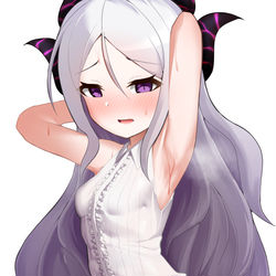 腋見せヒナ