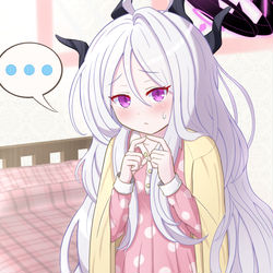 添い寝して欲しそうなヒナ