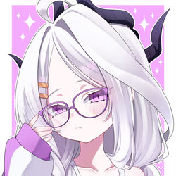 メガネヒナちゃん💜