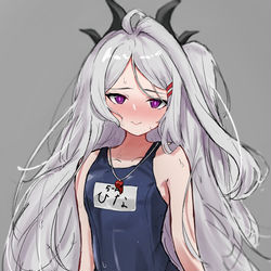 水着ヒナ