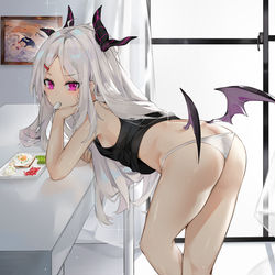 ヒナの朝食