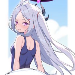 水着ヒナ