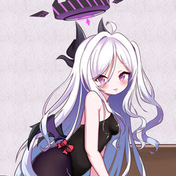 ヒナ / >-</!!!