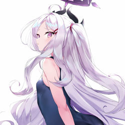 水着ヒナ