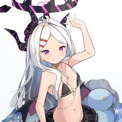 ビキニヒナ