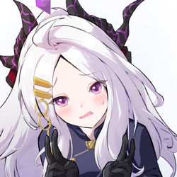 ヒナ、ピースしてくれ