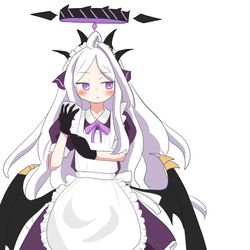 メイドヒナ