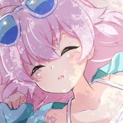 ん。。ホシノ先輩。起きて。