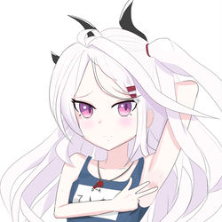 脇見せヒナ