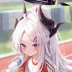 ヒナ