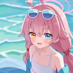 「先生、隣空いてるよ～」