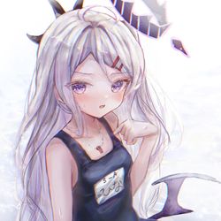 「あんまりこっち見ないで...」