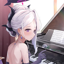 ヒナ（ドレス）