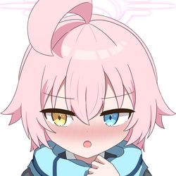 「先輩...これ、あげます...」