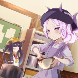 給食部(フウカ)の手伝いのもとにチョコ作りするヒナ