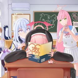 小春妹妹在看什么书呢？