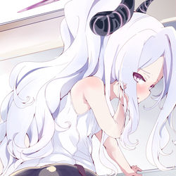 ぱんちらヒナ