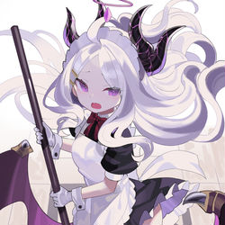 メイドヒナ