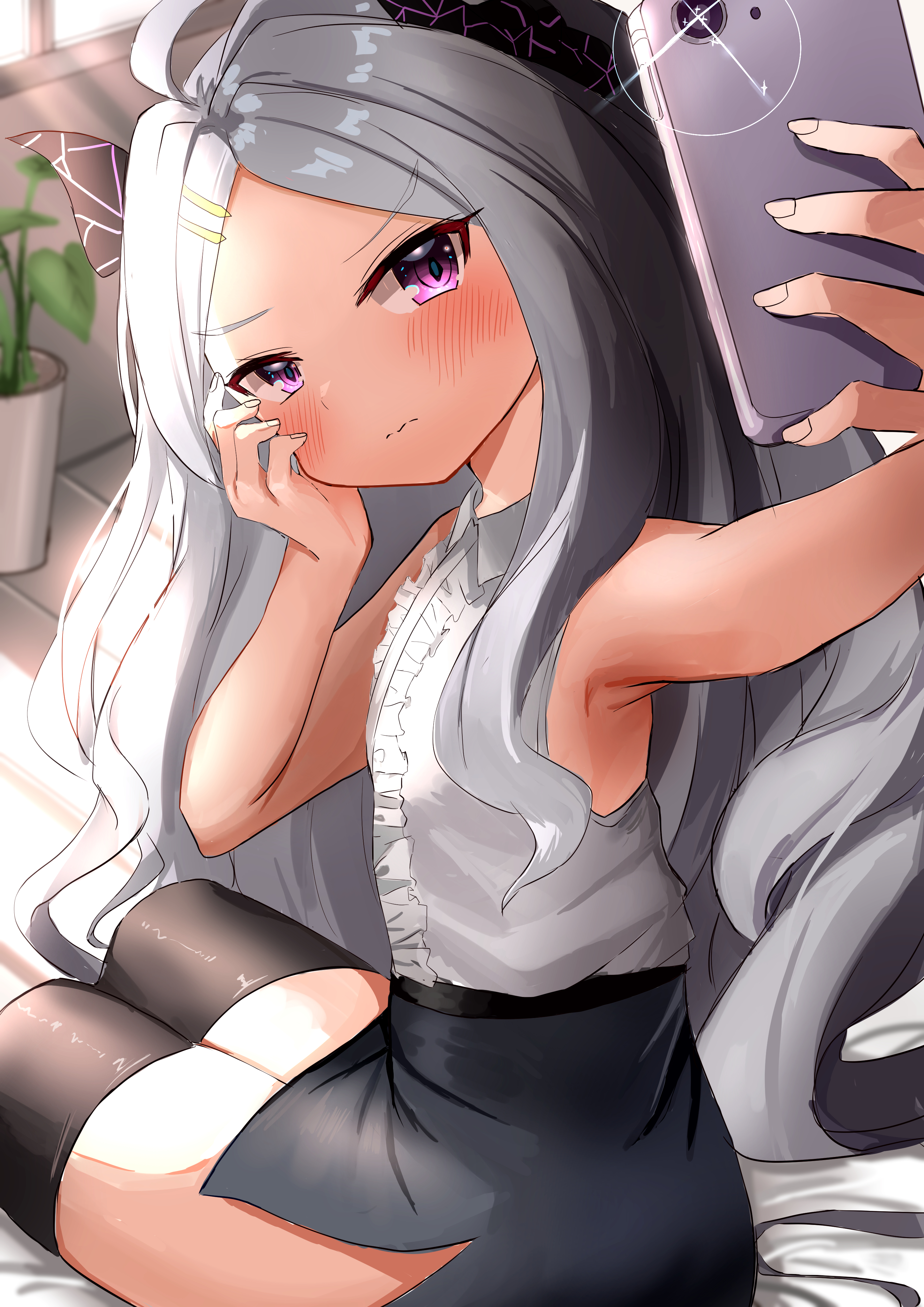 自撮りに挑戦してみるヒナちゃん